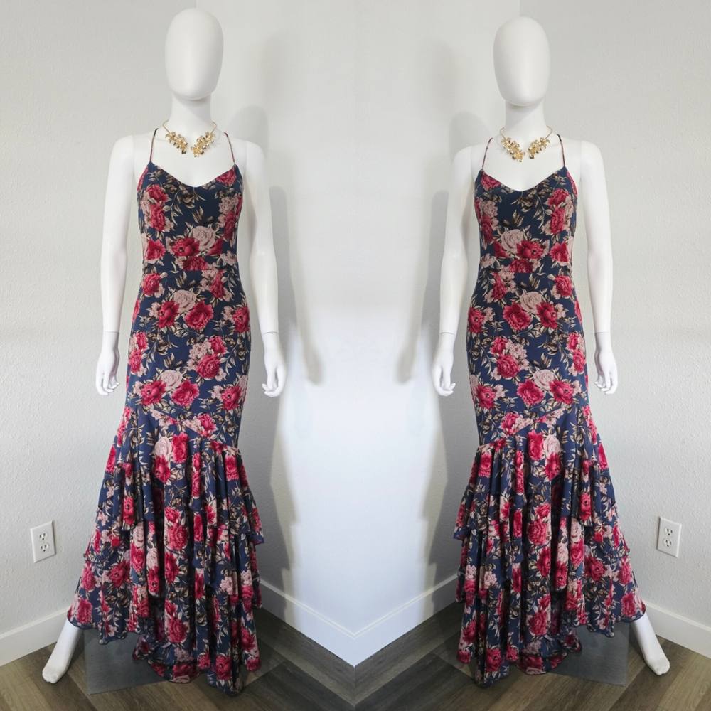 Floral Maxi Dress with Beautiful Design In The Back✨️